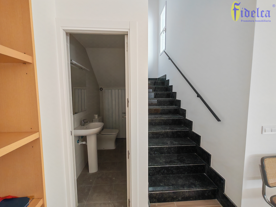 3- BAÑO OFICINA